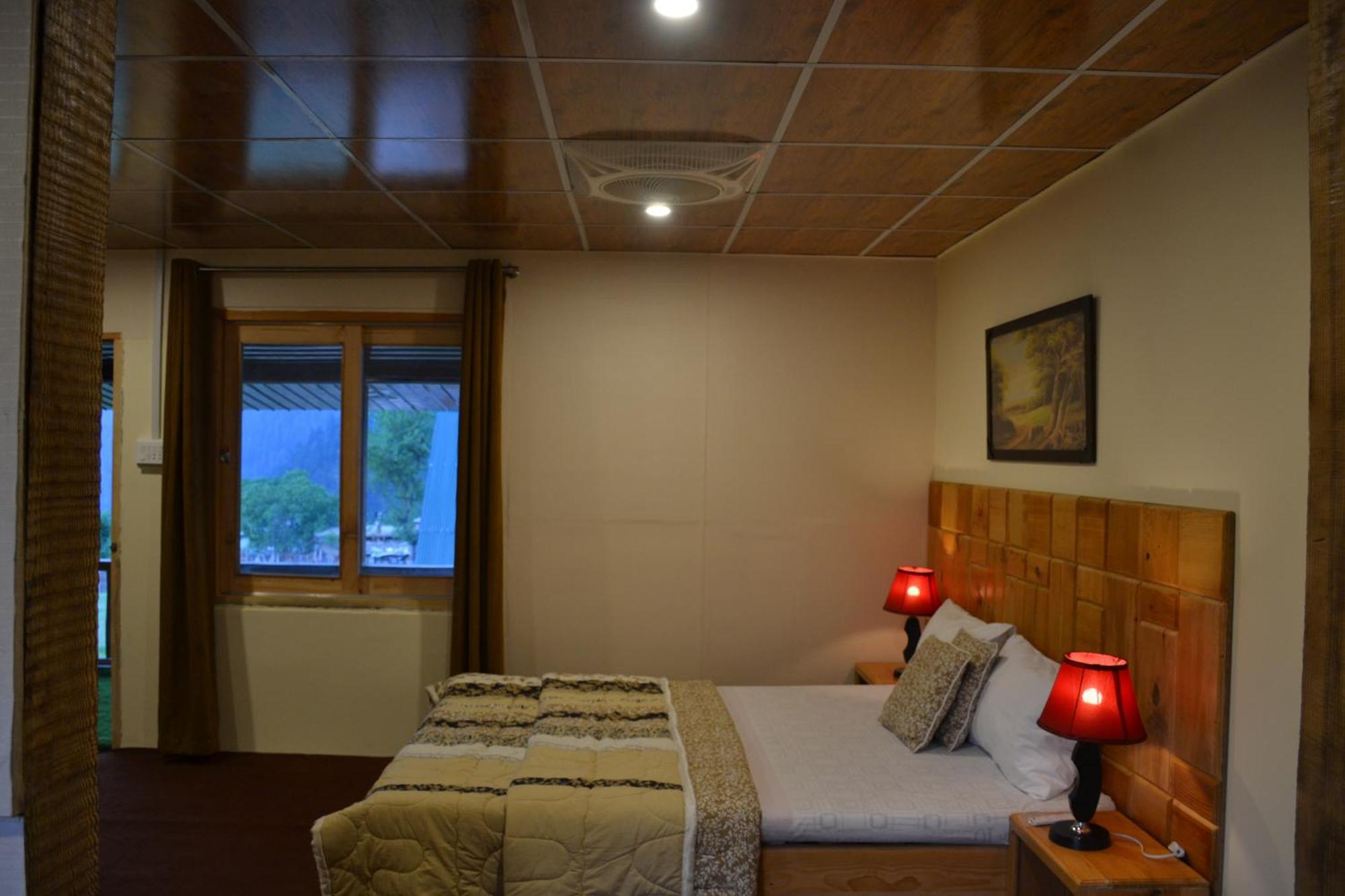 West End Lodges Neelum Exterior foto