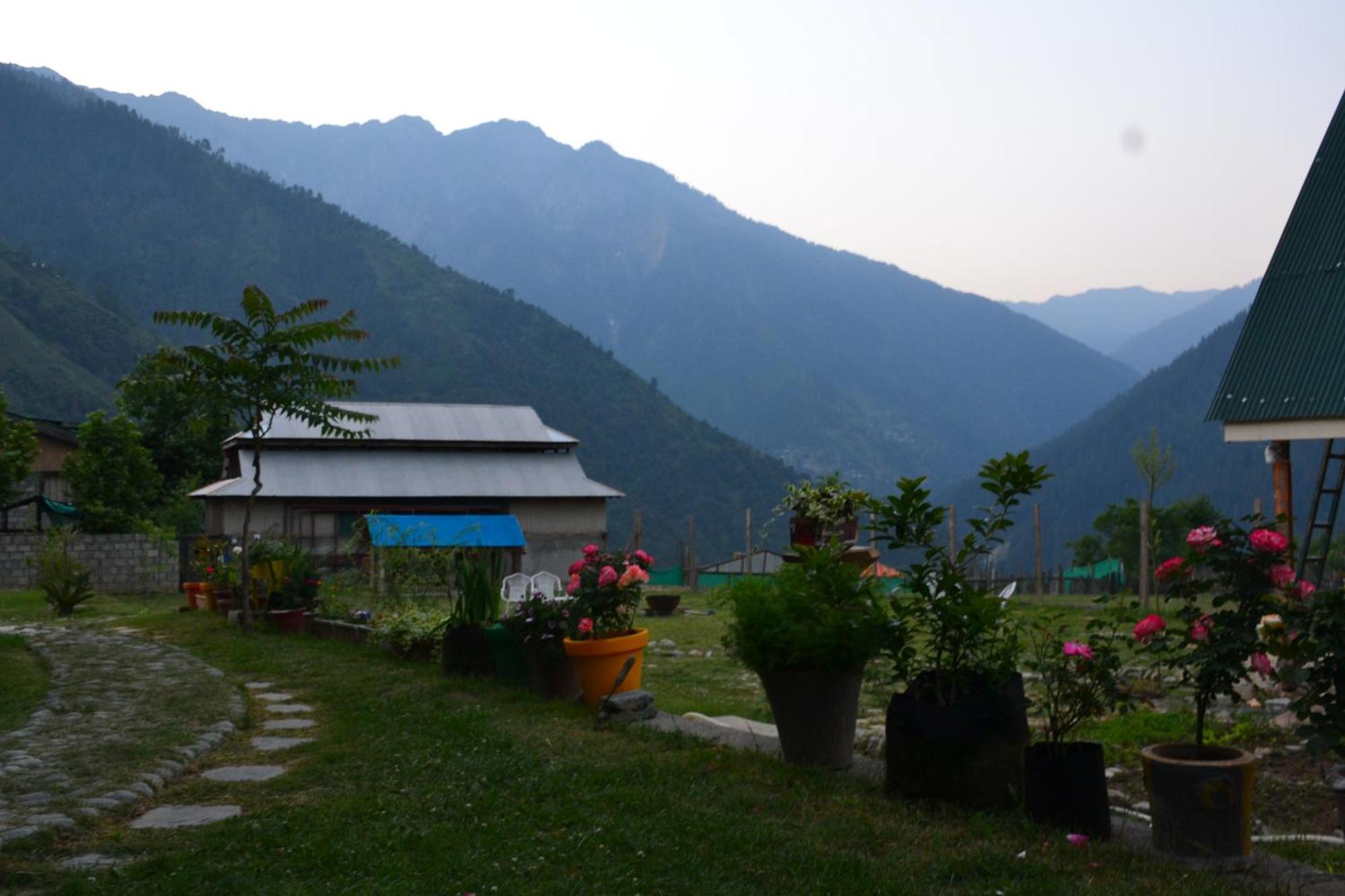 West End Lodges Neelum Exterior foto