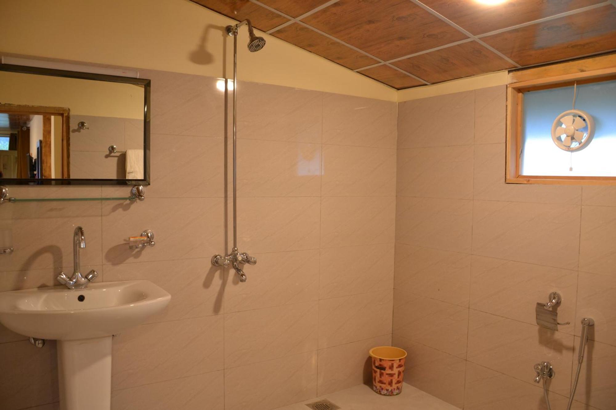 West End Lodges Neelum Exterior foto