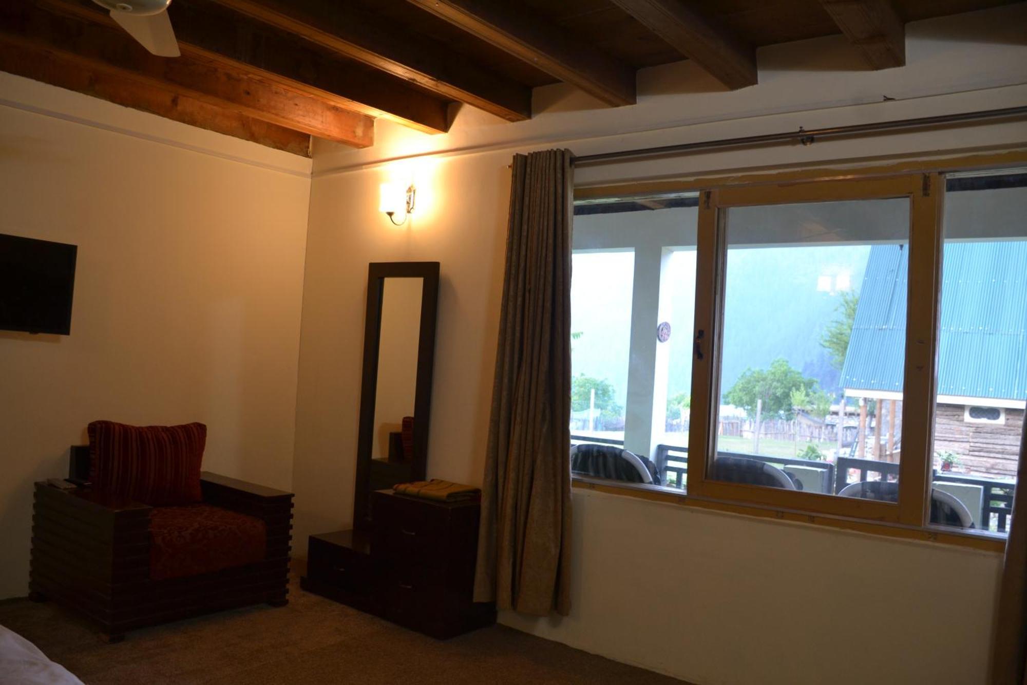 West End Lodges Neelum Exterior foto