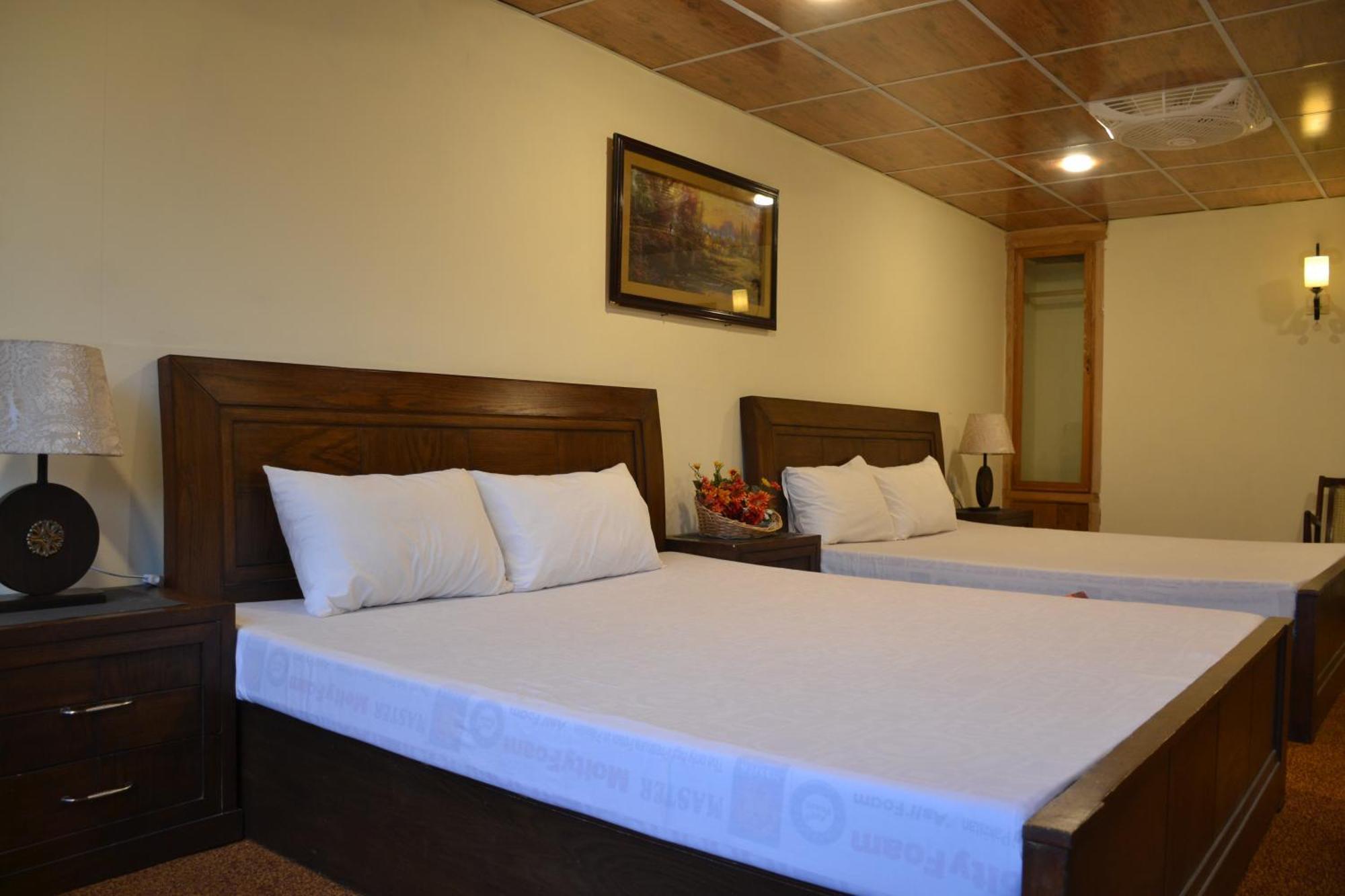 West End Lodges Neelum Exterior foto