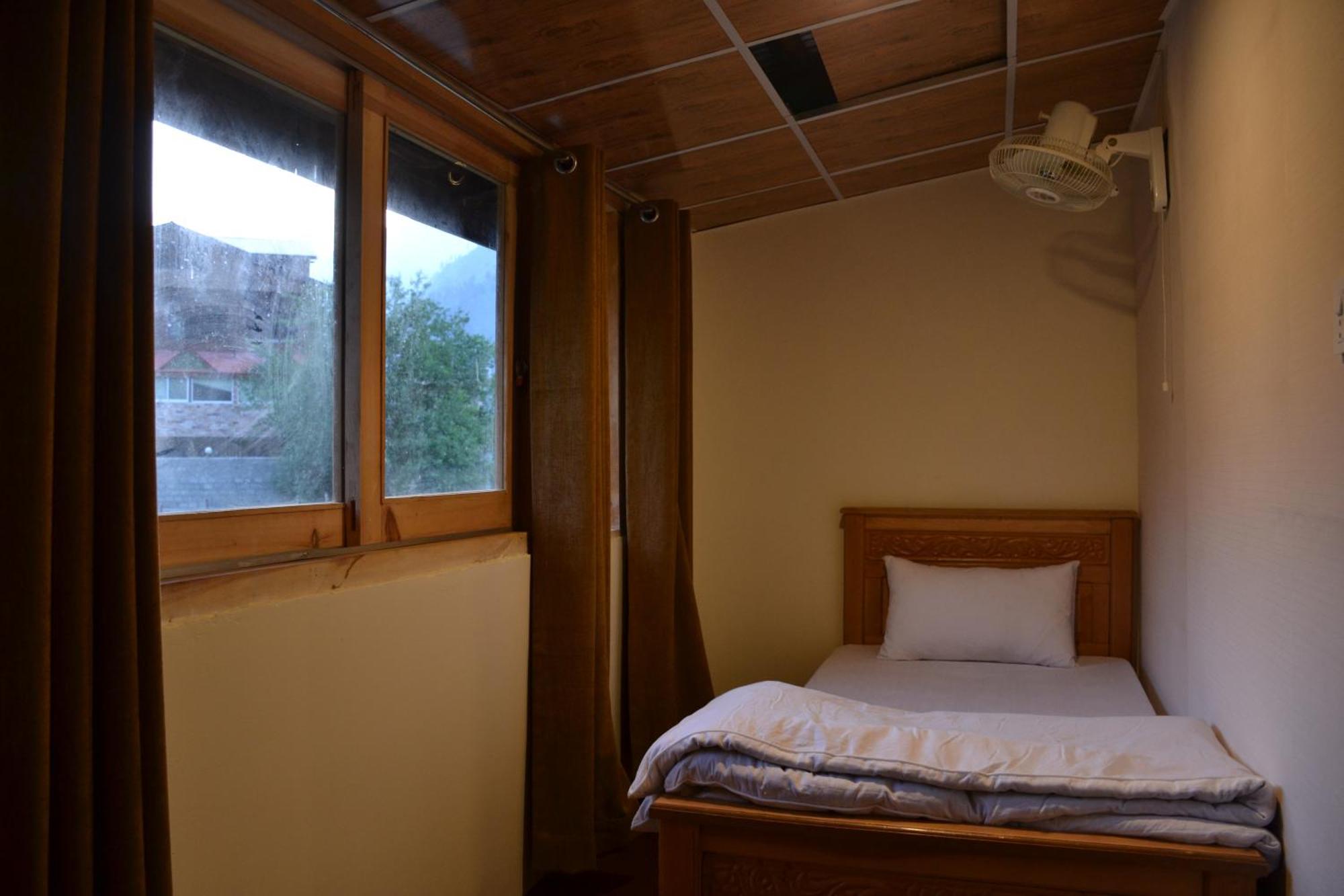 West End Lodges Neelum Exterior foto