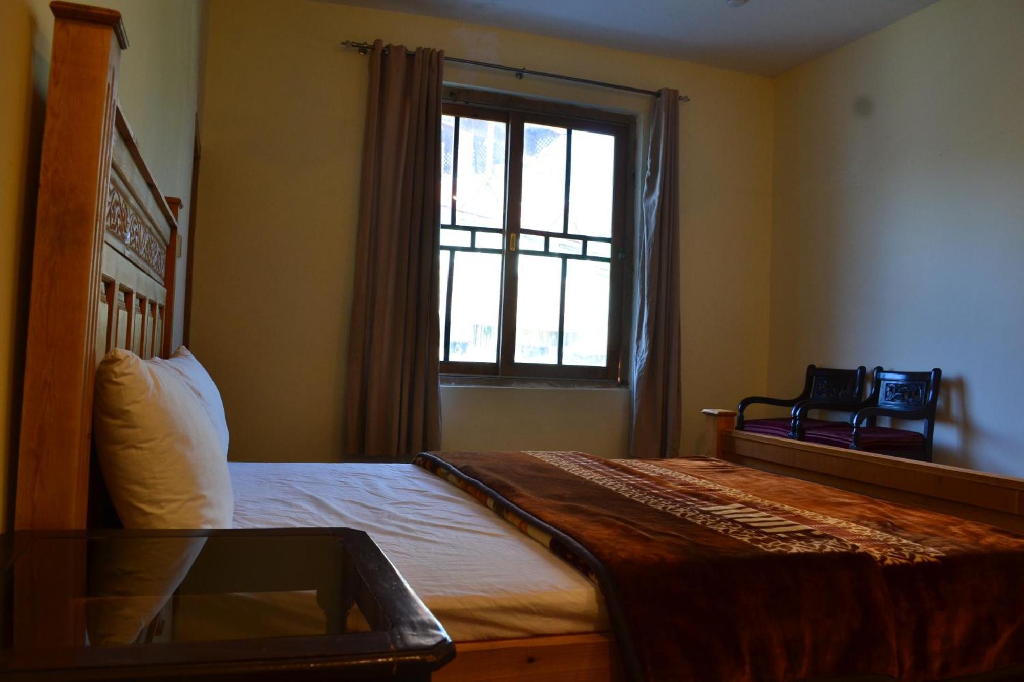 West End Lodges Neelum Exterior foto