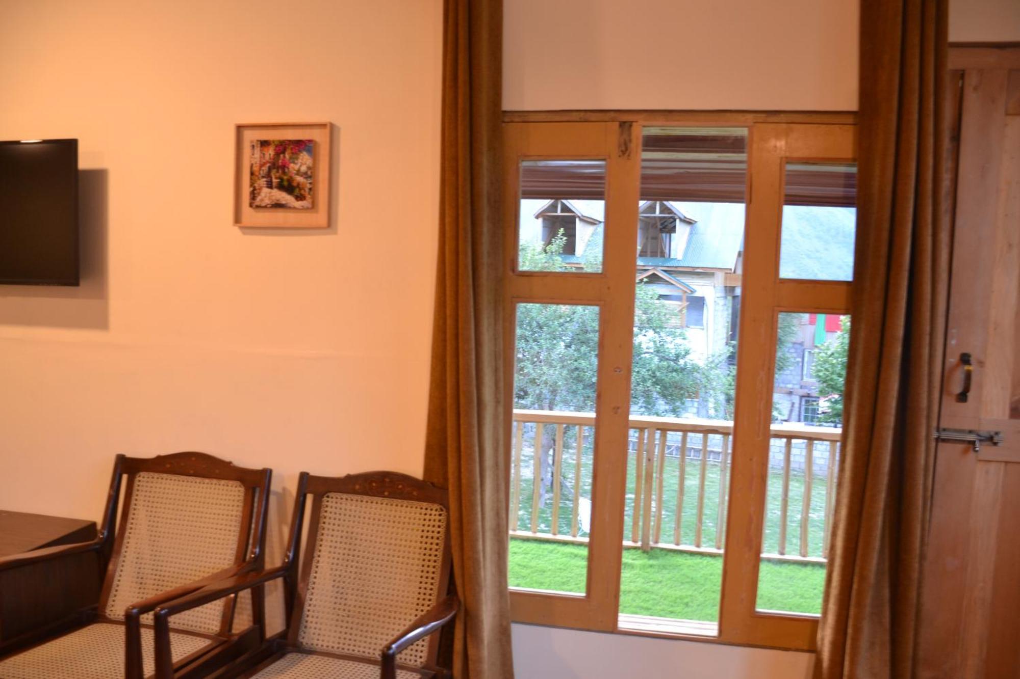West End Lodges Neelum Exterior foto