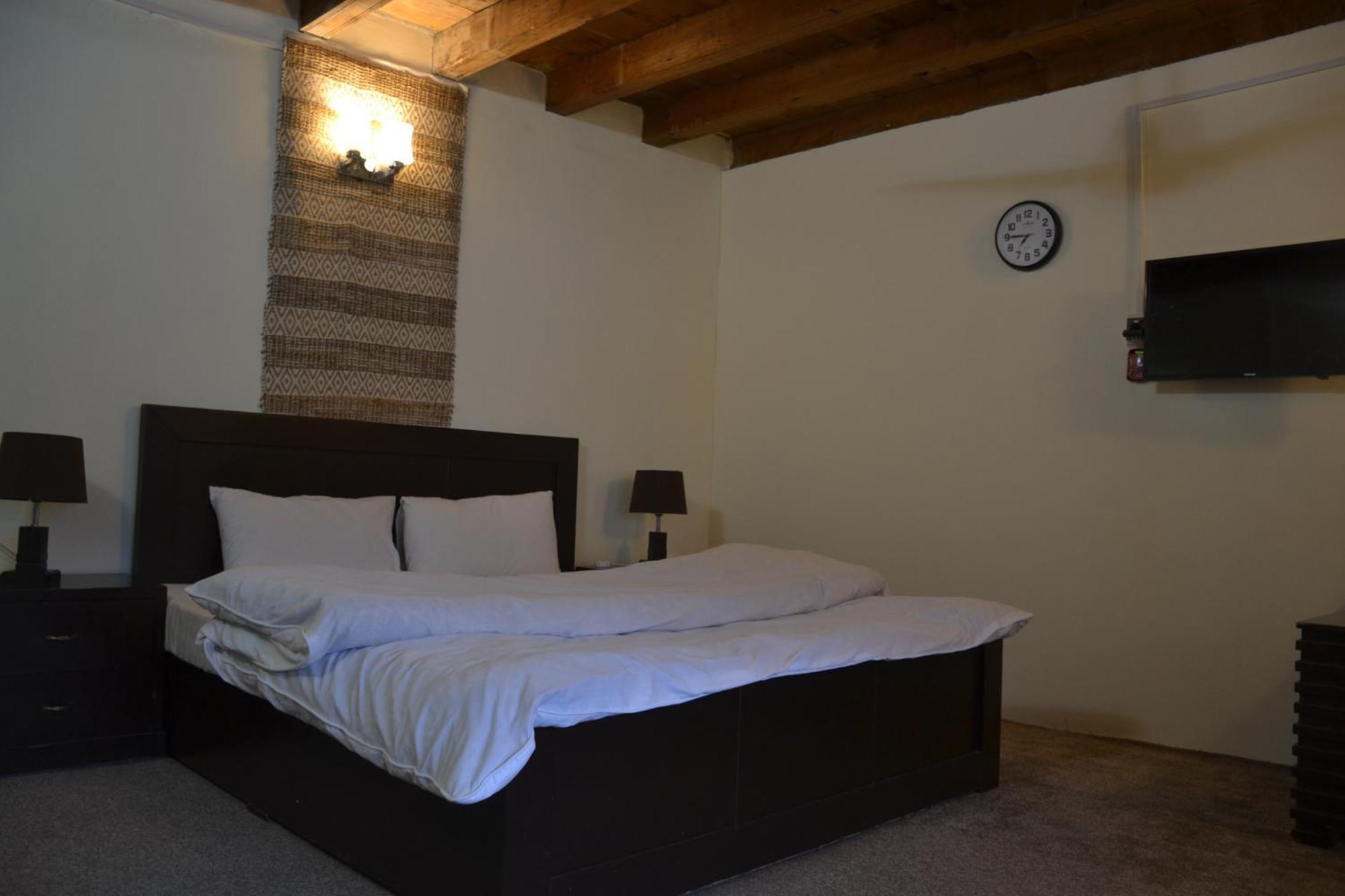 West End Lodges Neelum Exterior foto