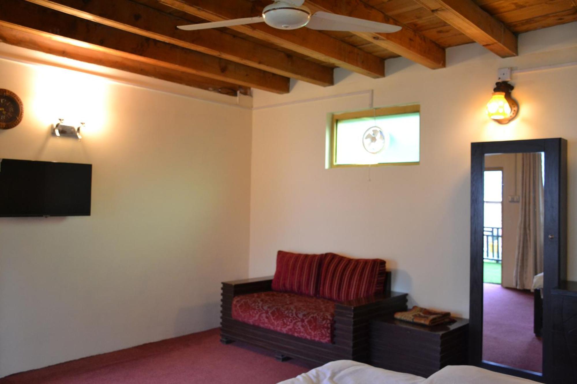 West End Lodges Neelum Exterior foto