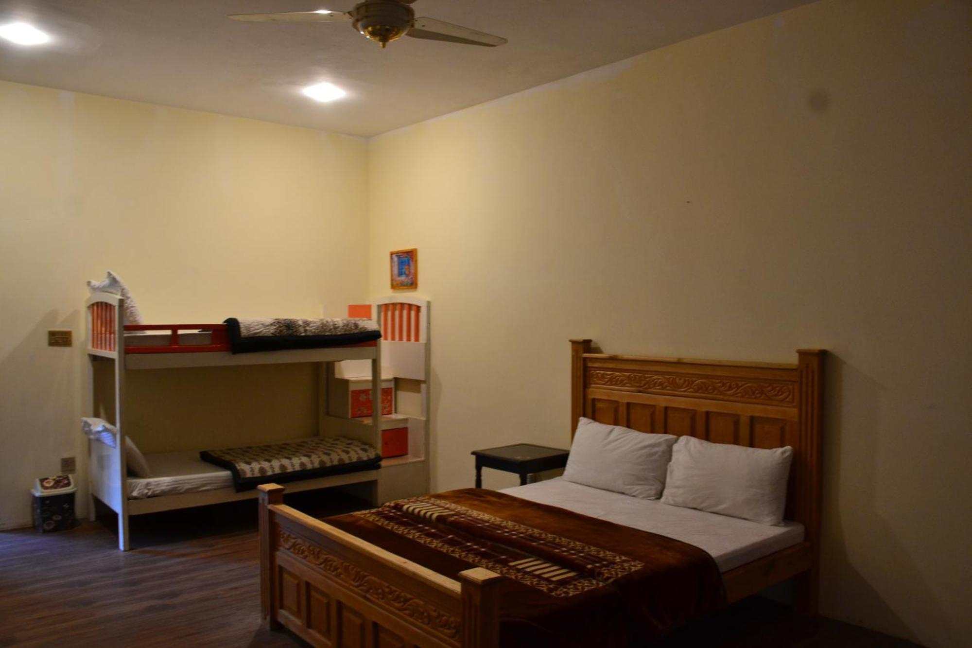 West End Lodges Neelum Exterior foto