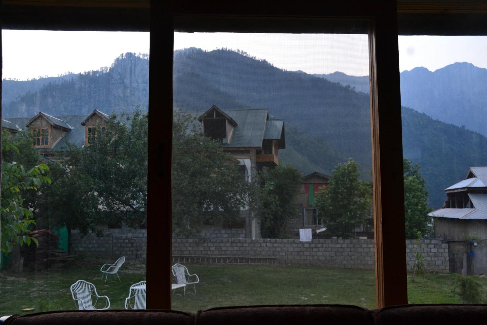 West End Lodges Neelum Exterior foto